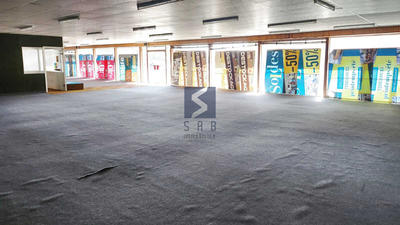 Local commercial - 150 m²