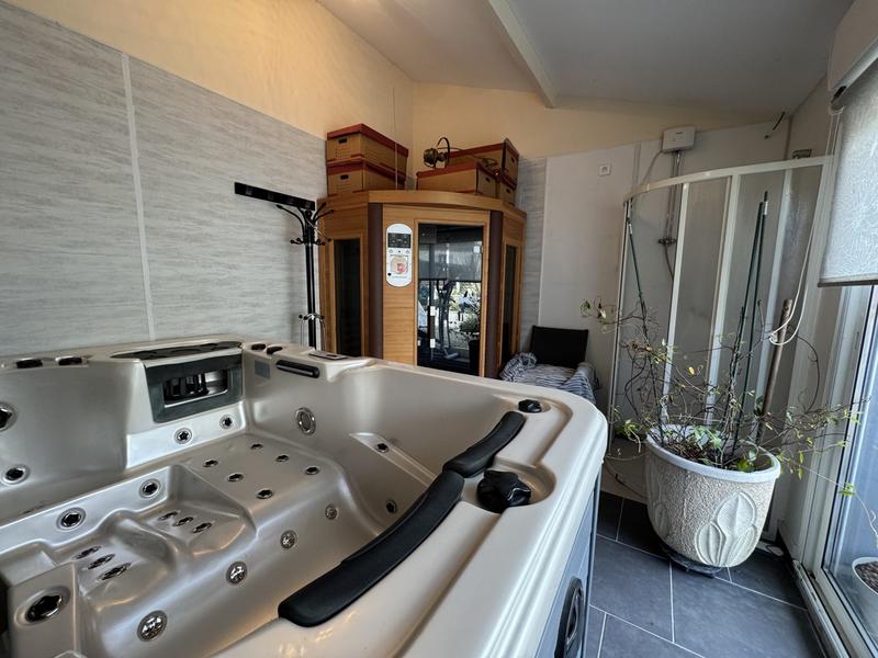 Maison - 144 m² - 6 pièces