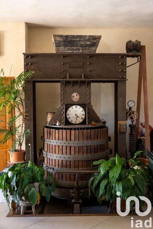 Maison - 980 m² - 5 pièces