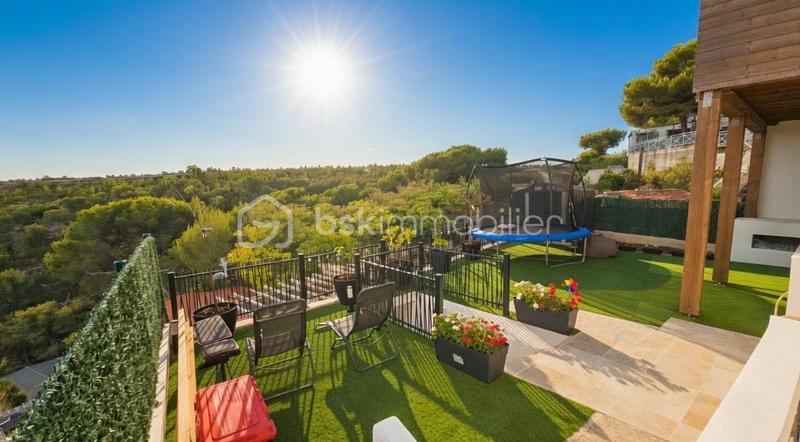 Maison - 92 m² - 5 pièces