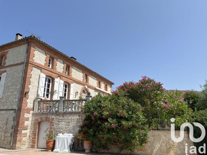 Maison - 330 m² - 7 pièces