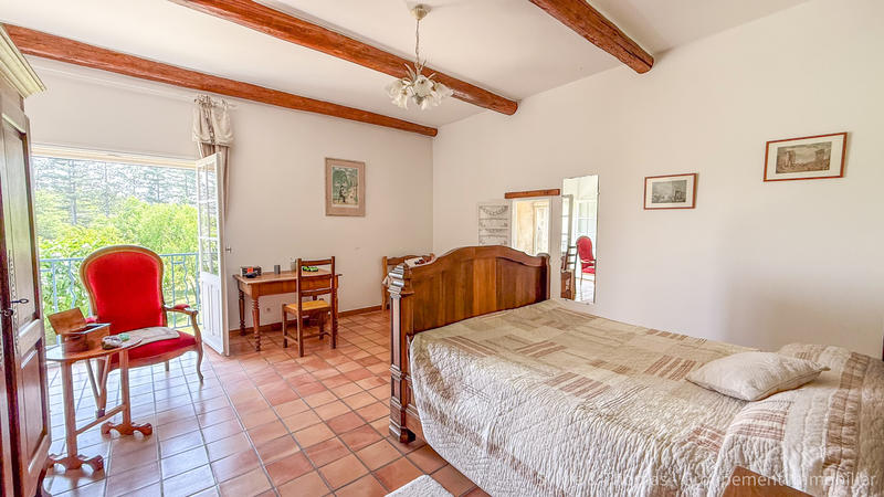 Mas - 327 m² - 8 pièces