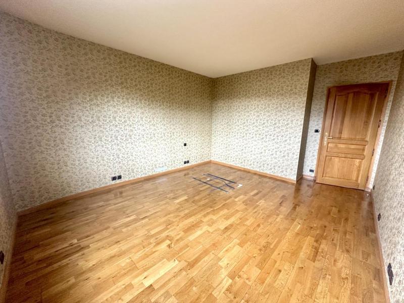 Appartement ancien - 111 m² - 5 pièces