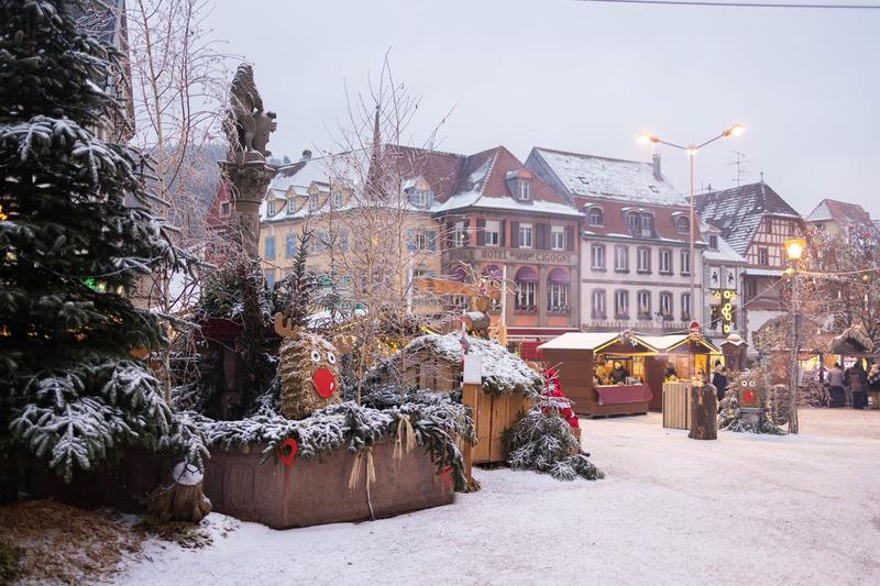 Le Colporteur de Contes au Marché de Noël