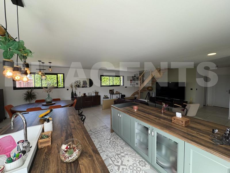 Maison contemporaine - 154 m² - 7 pièces