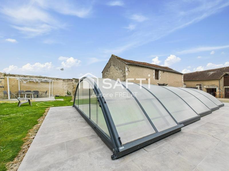 Maison - 240 m² - 7 pièces