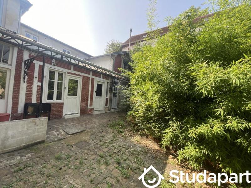 Chambre - 11 m² - 1 pièce