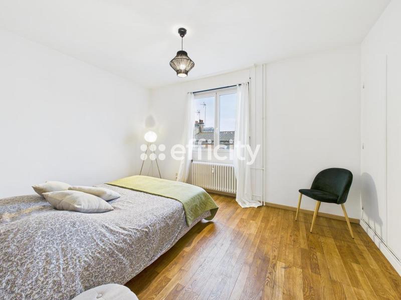 Appartement - 90 m² - 4 pièces