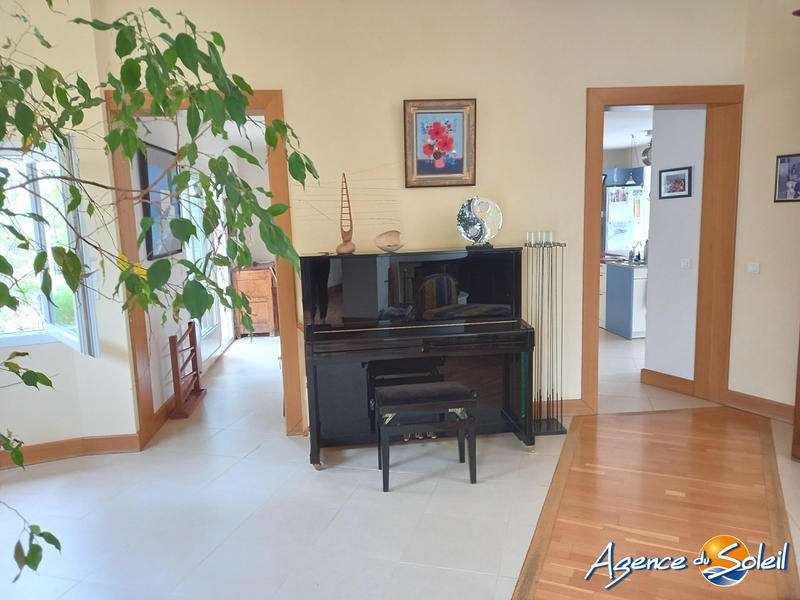 Villa - 326 m² - 10 pièces
