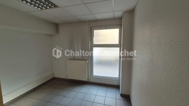 Local d'activités - 250 m² - 5 pièces