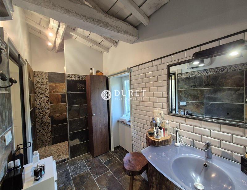 Villa - 359 m² - 11 pièces