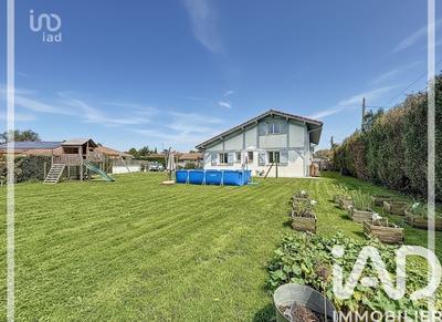 Maison - 177 m² - 8 pièces