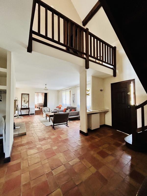 Maison - 200 m² - 6 pièces