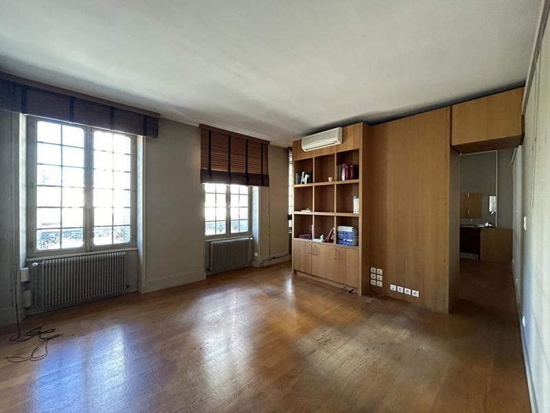 Appartement - 305 m² - 8 pièces