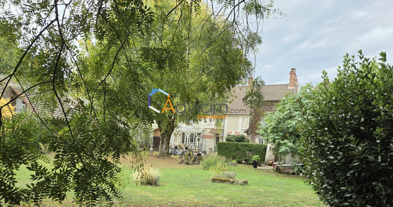 Maison - 233 m² - 8 pièces