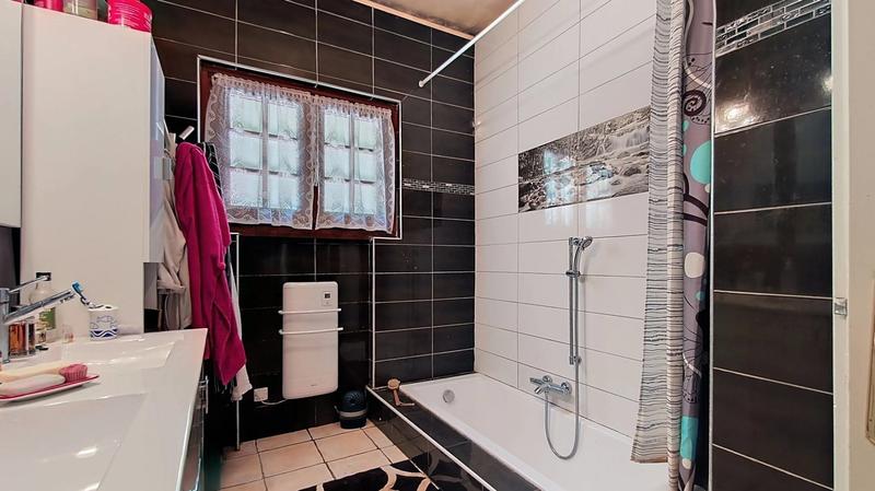 Maison - 313 m² - 9 pièces