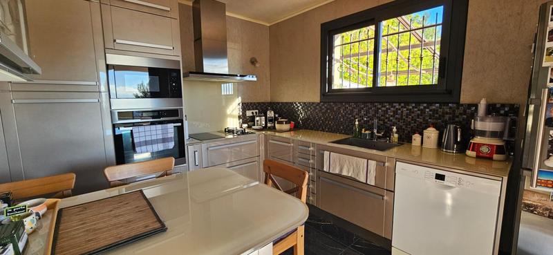 Maison - 143 m² - 6 pièces