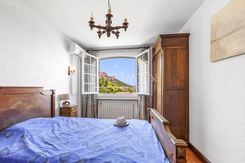 Villa - 212 m² - 6 pièces