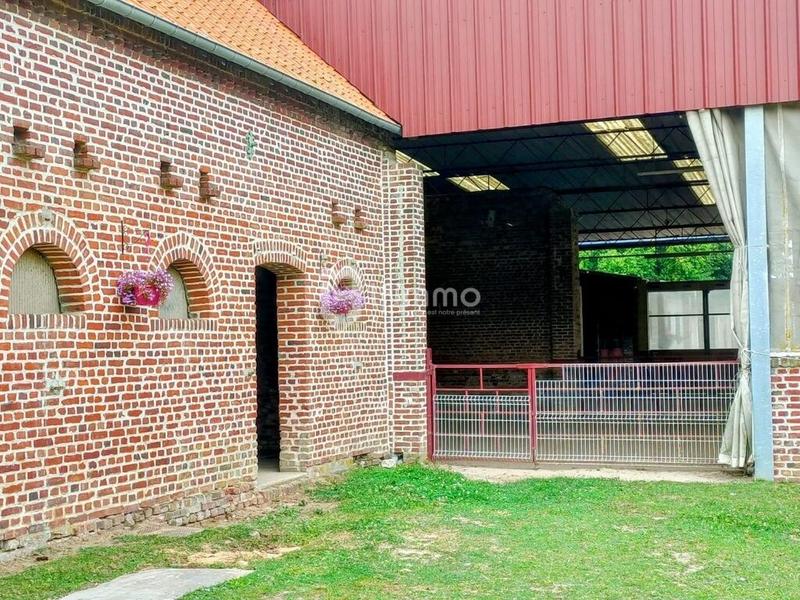 Maison - 220 m² - 6 pièces