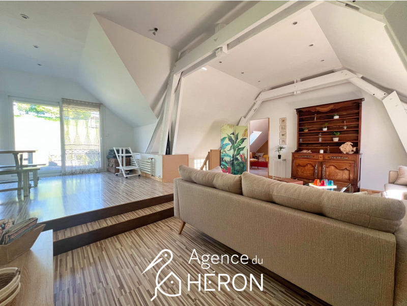 Maison - 143 m² - 8 pièces