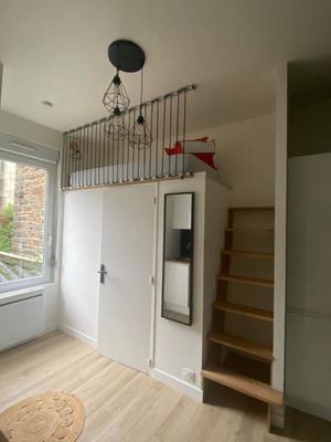 Studio - 9 m² - 1 pièce