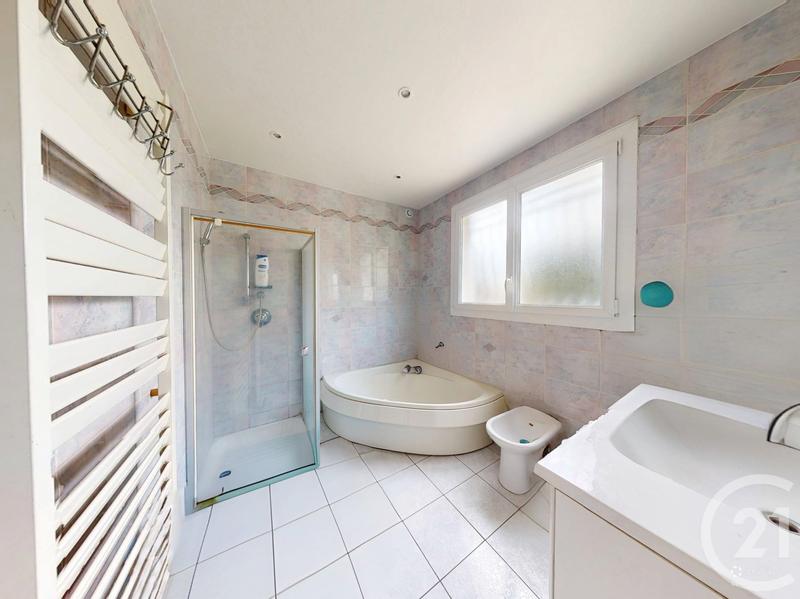 Maison - 166 m² - 7 pièces