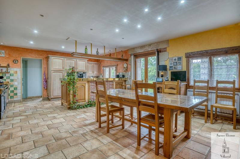 Maison traditionnelle - 315 m² - 10 pièces