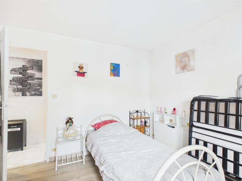 Maison - 180 m² - 9 pièces