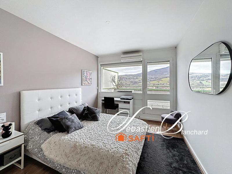 Appartement - 104 m² - 4 pièces