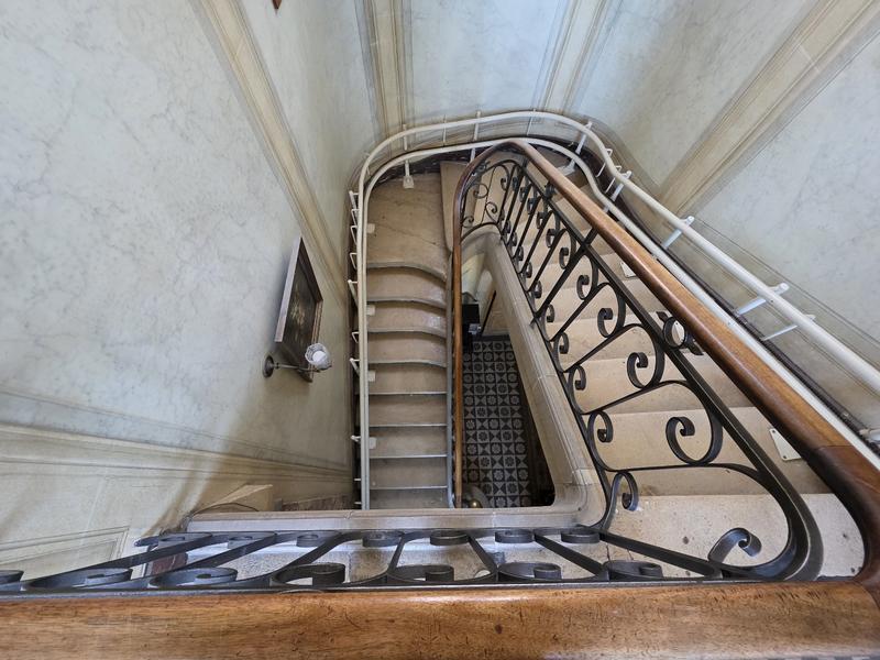 Maison - 303 m² - 7 pièces