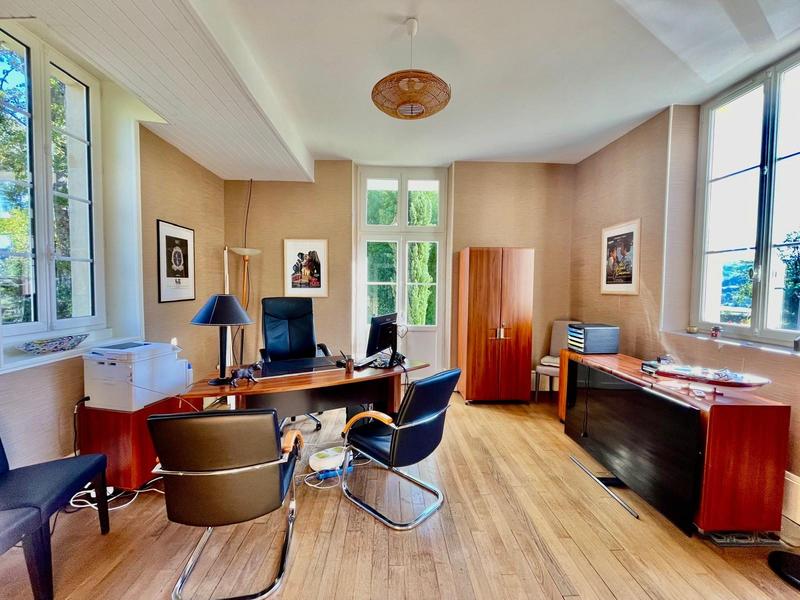 Manoir - 370 m² - 7 pièces