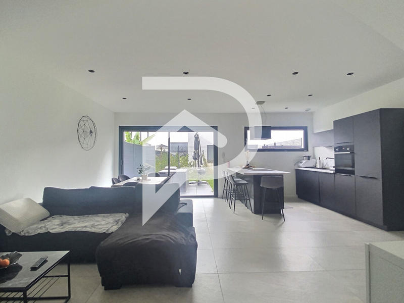 Maison - 105 m² - 4 pièces