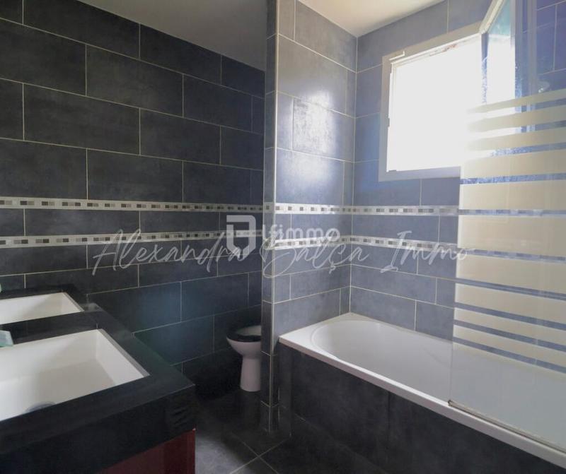 Maison - 111 m² - 5 pièces