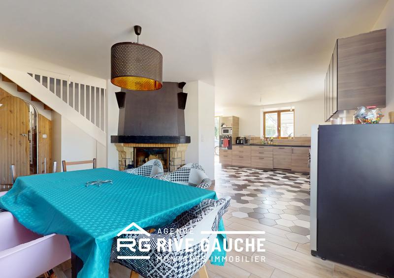 Maison - 208 m² - 8 pièces