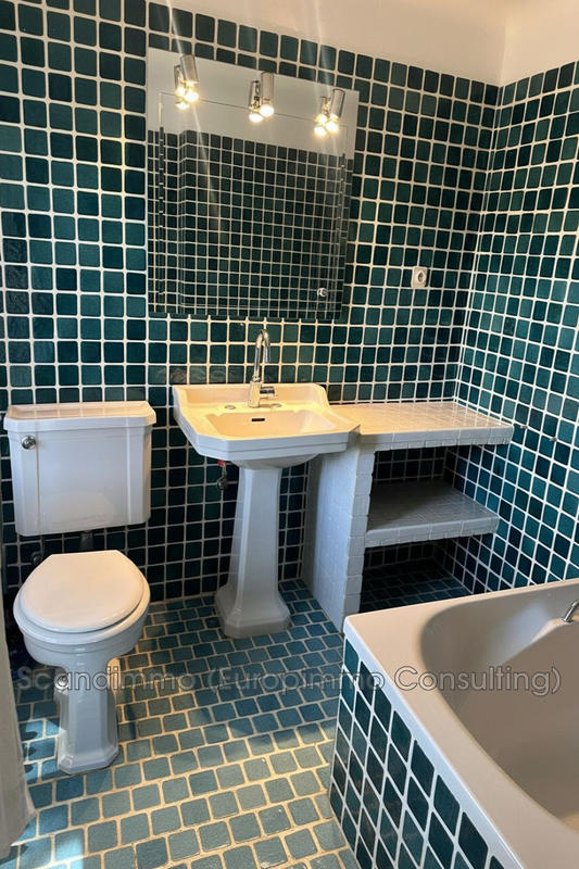 Maison - 174 m² - 9 pièces