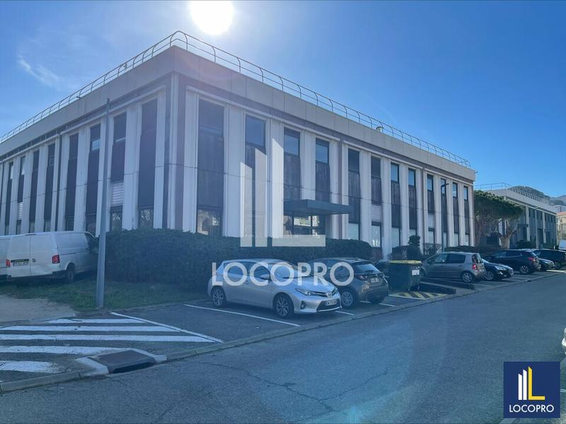 Local d'activité / Entrepôt - 392 m²