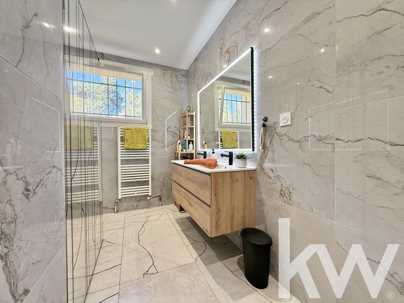 Maison - 105 m² - 4 pièces