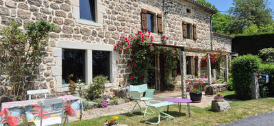 Maison - 250 m² - 7 pièces