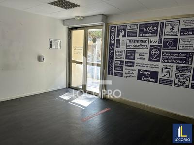 Local commercial - 302 m²