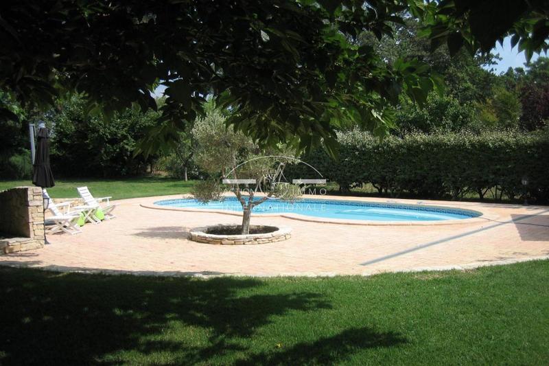 Villa - 206 m² - 6 pièces