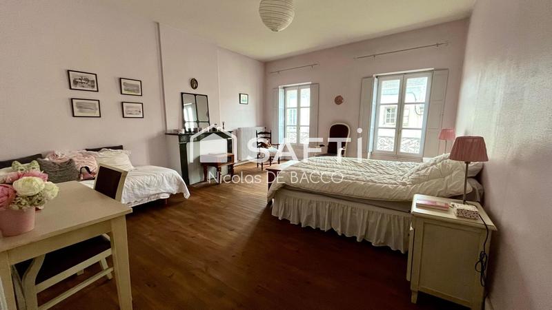 Maison de ville - 298 m² - 8 pièces