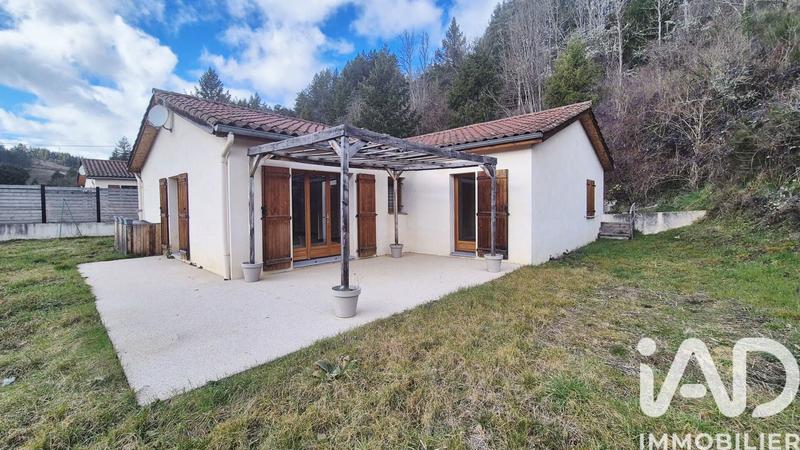 Maison - 99 m² - 4 pièces