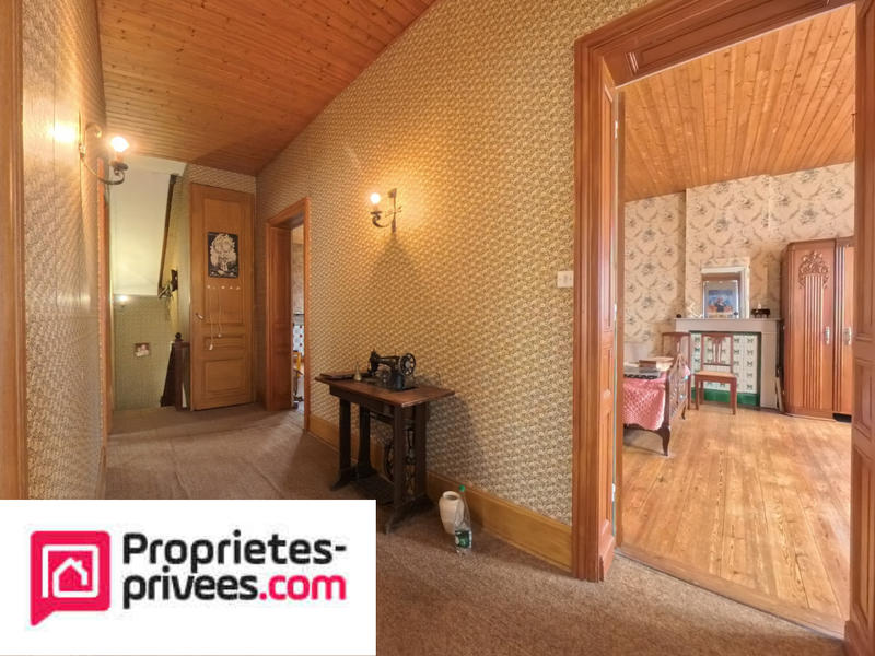 Maison - 235 m² - 7 pièces