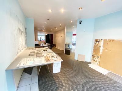 Local commercial - 70 m² - 3 pièces