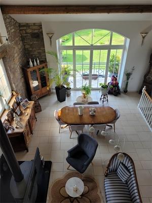 Maison - 250 m² - 8 pièces