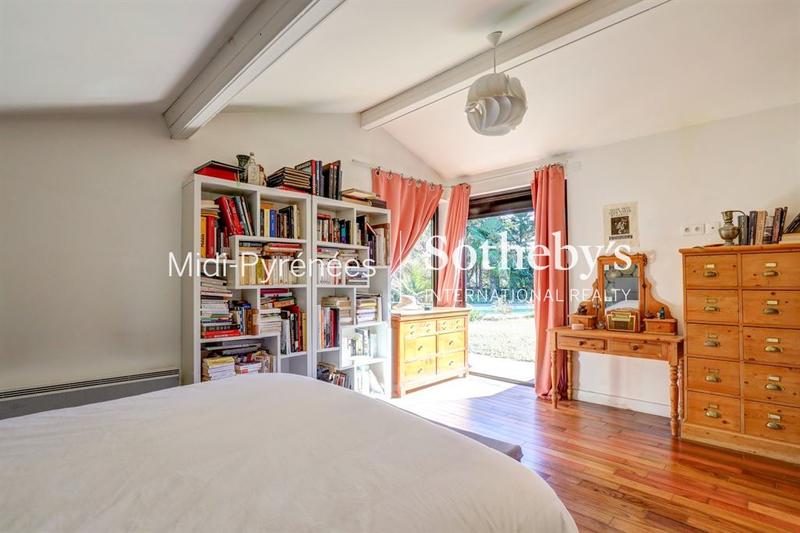 Maison - 210 m² - 8 pièces