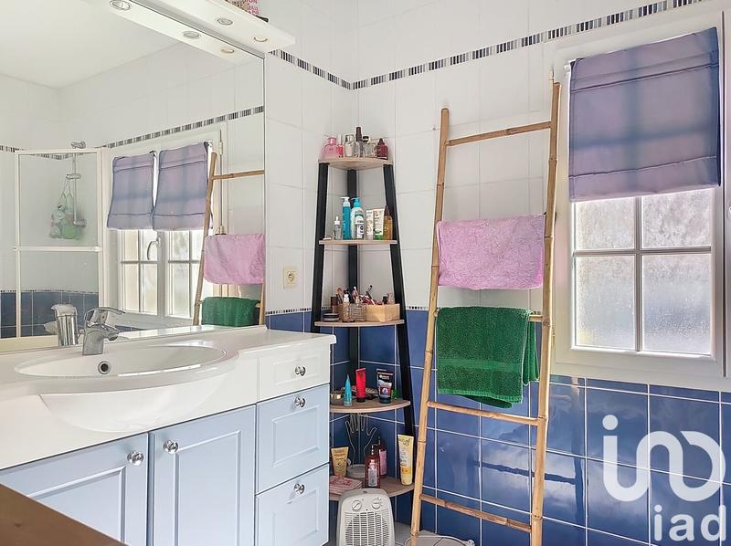 Maison - 225 m² - 10 pièces