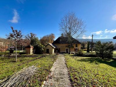 Maison - 185 m² - 8 pièces