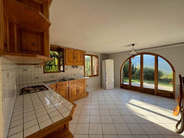 Appartement - 94 m² - 3 pièces