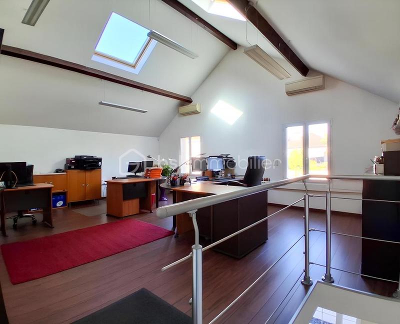 Bureau - 268 m² - 9 pièces